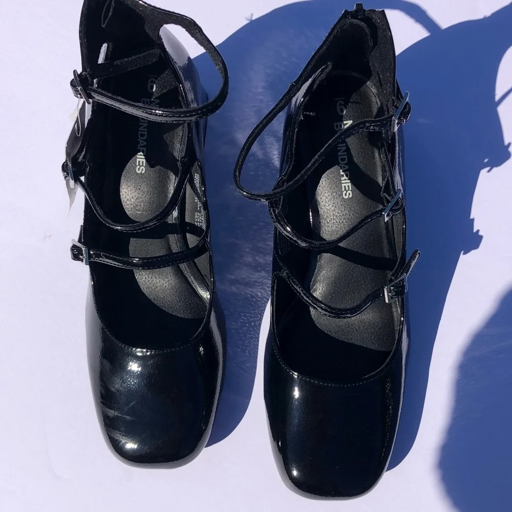 NWT Black Patten leather Mary Jane Style Block Heel Ankle Strap Size 9